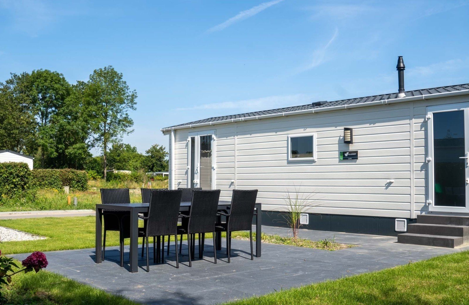 Chalet met buiten terras op vakantiepark in Zeeland