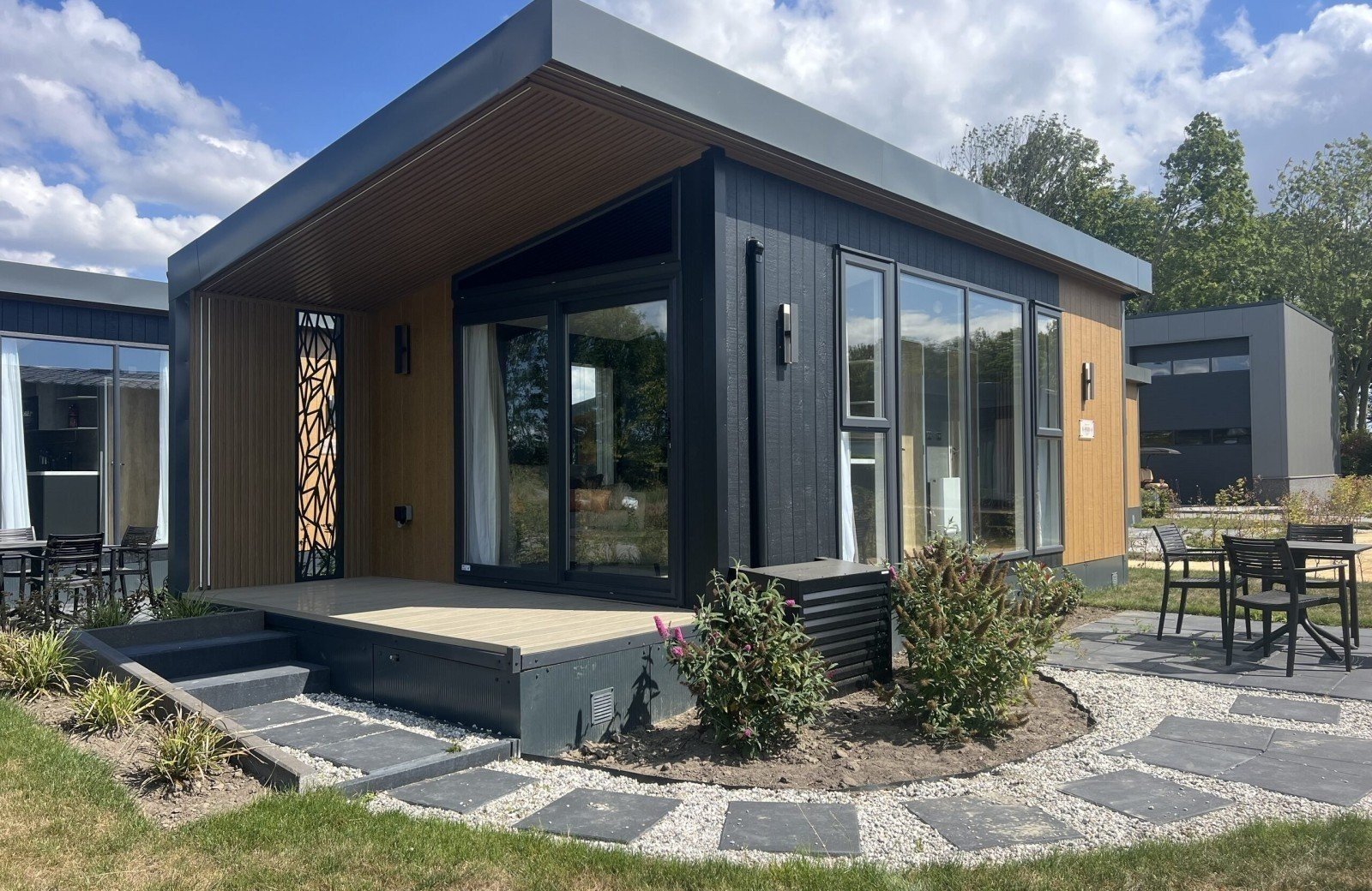 Hotel chalet in Zeeland met terras