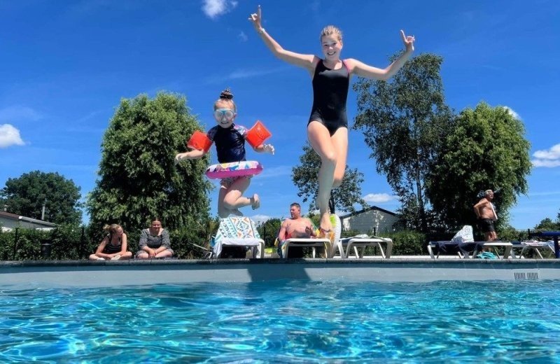 Zwembad camping zeeland